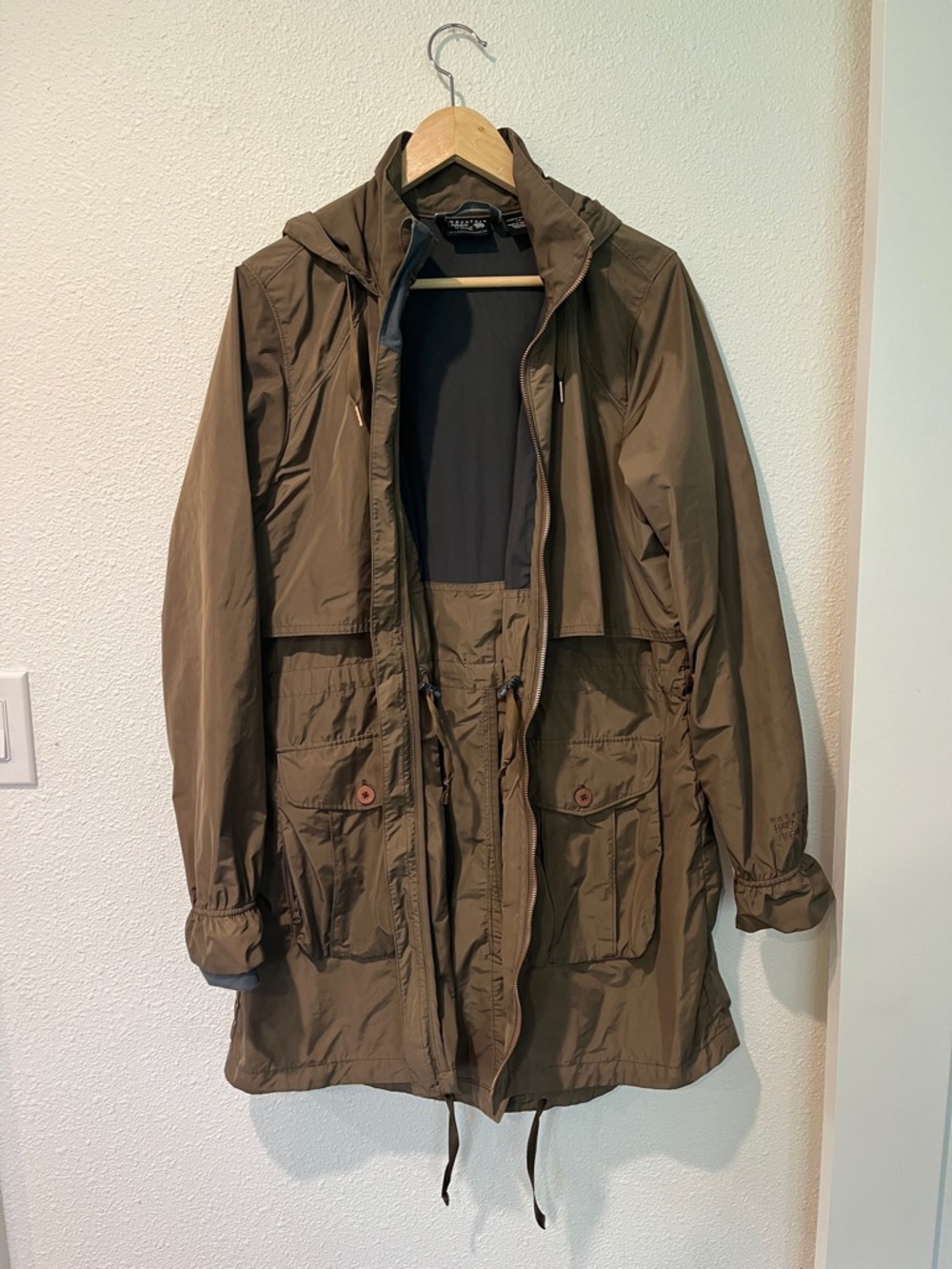 Mountain Hardwear Raincoat